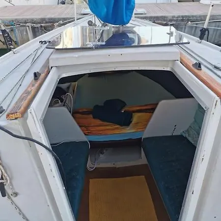 Jolis Voiliers De 6m Pour Experience Insolite Sur Port Et Port Santa Lucia St Raphael Πλωτό κατάλυμα