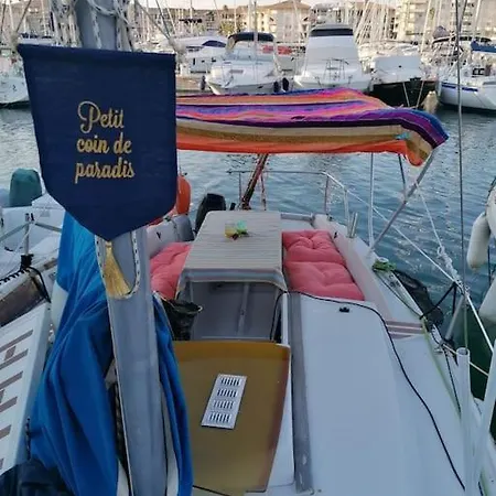Jolis Voiliers De 6m Pour Experience Insolite Sur Port Et Port Santa Lucia St Raphael Πλωτό κατάλυμα