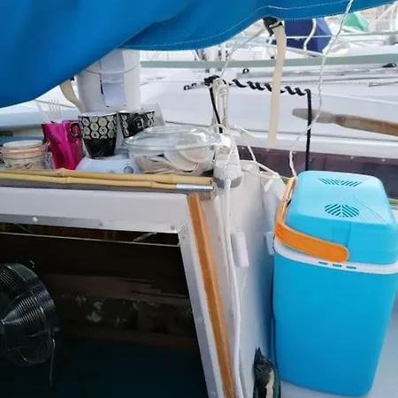 Jolis Voiliers De 6m Pour Experience Insolite Sur Port Et Port Santa Lucia St Raphael * Fréjus