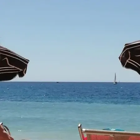 Jolis Voiliers De 6m Pour Experience Insolite Sur Port Et Port Santa Lucia St Raphael Πλωτό κατάλυμα